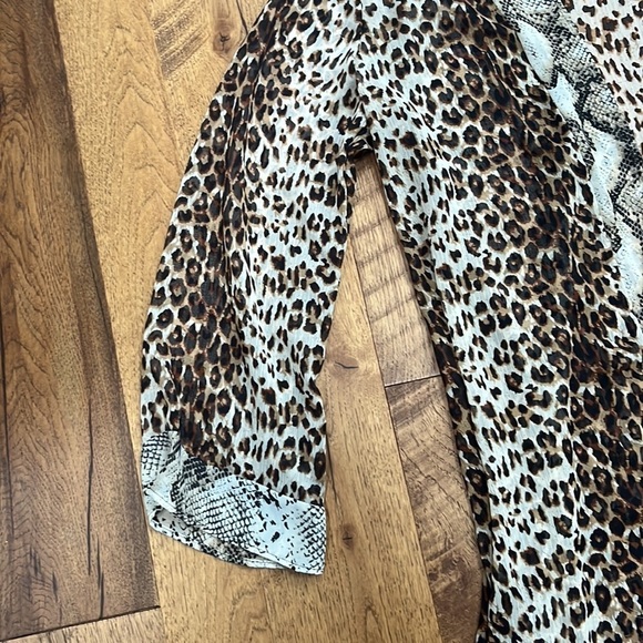 Vision Woman’s Animal Print Cardigan Size M - Picture 4 of 6
